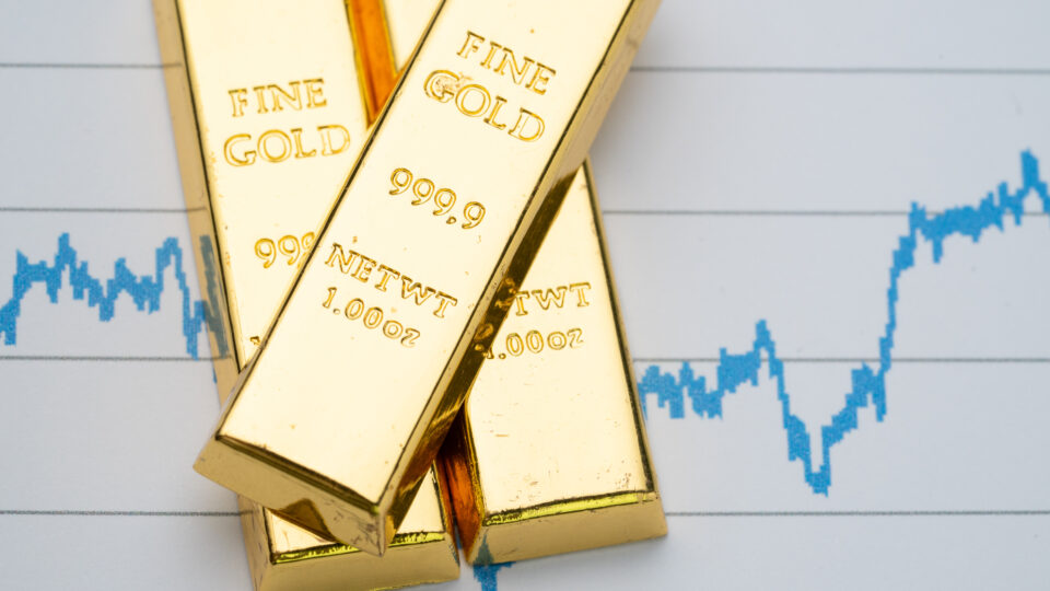 Gold steady as the dollar fights for credibility